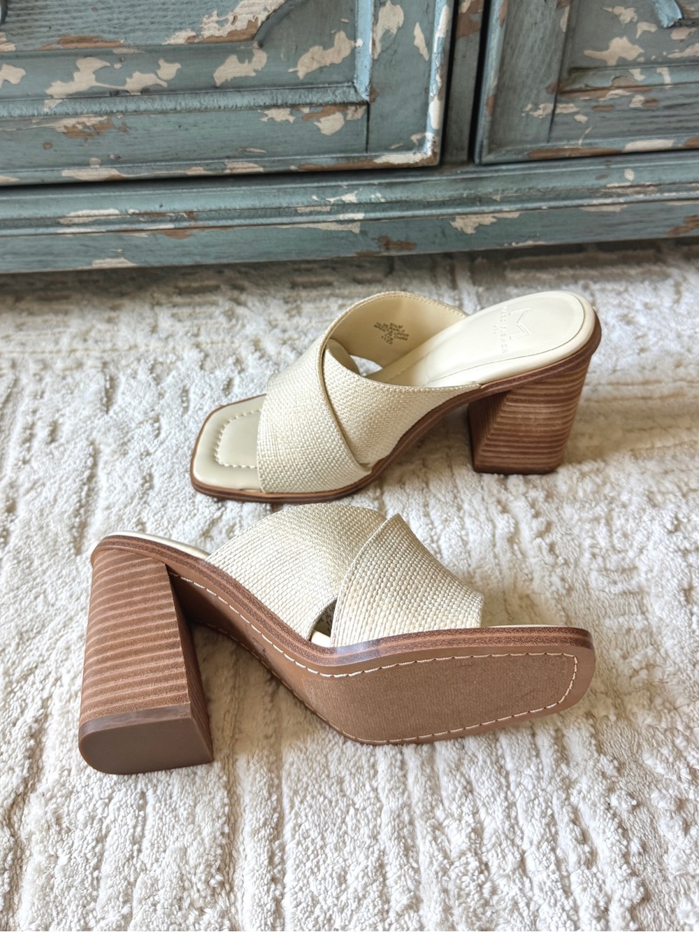 Marc Fisher Cream Cross-Band Block Heel Sandals. Slides. Y2K / vintage 90s.